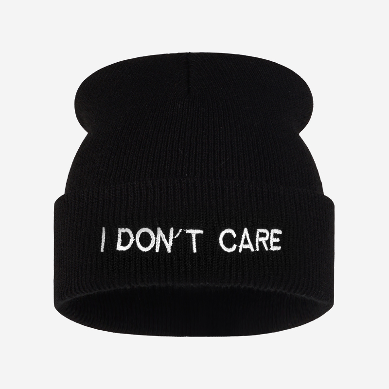 Beanie Cuffed Knit - I DON'T CARE テキストニットカフビーニー、スタイリッシュな伸縮性のある大人用帽子、ストリートウェアイベント、ホリデーのお祝い、カジュアルな外出に最適