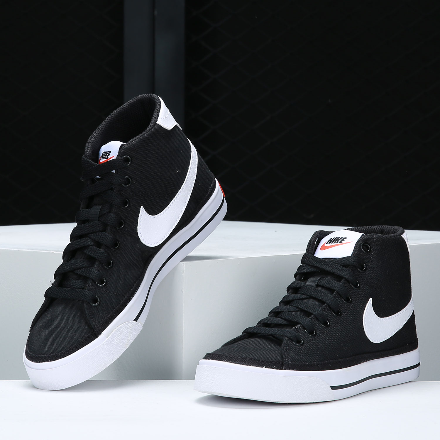 ナイキ オーセンティック COURT LEGACY CNVS - Vans Shoes Authentic のレビューと価格